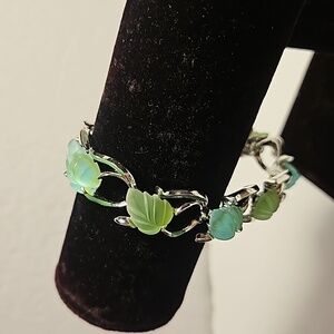 STAR Brand Grey Green Frosted Leaf Lucite & Enamel Silvertone 7" Bracelet